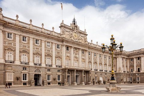 Madrid: Middag Koninklijk Paleis en Almudena Kathedraal Tour