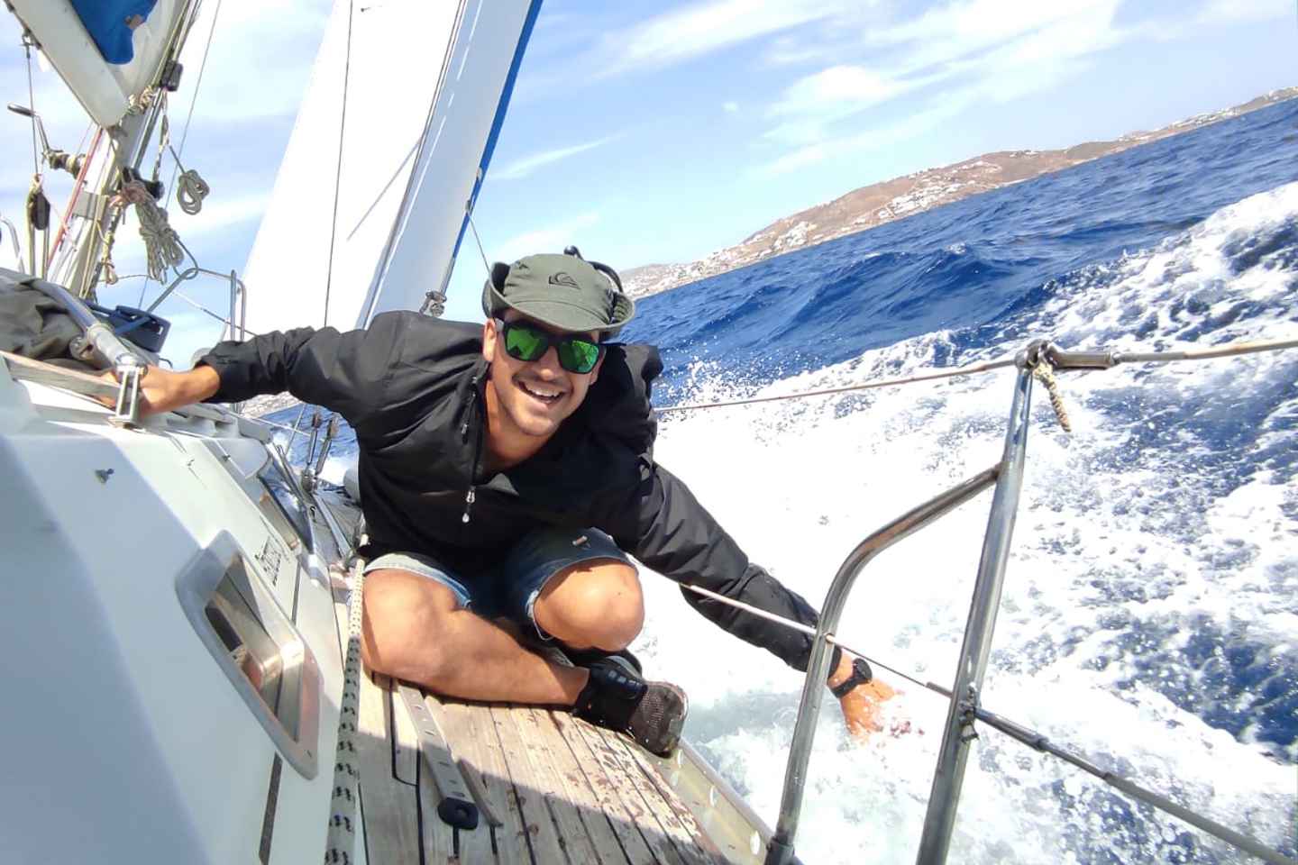 Mykonos: Delos and Rhenia Full-Day Sailing Cruise with Meal