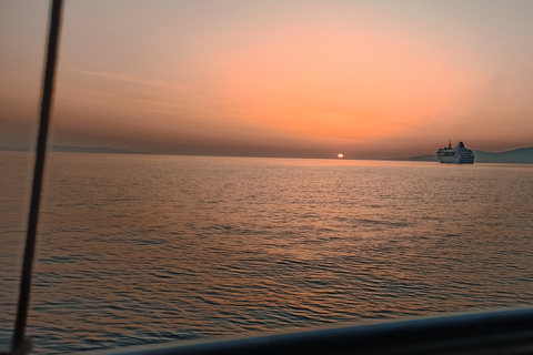 Mykonos: Sunset Cruise with a Buffet of Greek Delicacies