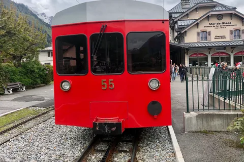 Geneva Private Day Trip to Mont Blanc glacier and 3860m Top