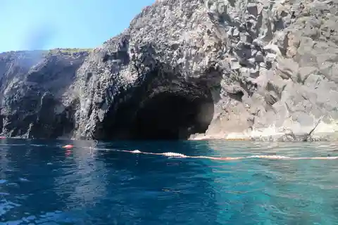 Alicudi e filicudi Tour ab Lipari