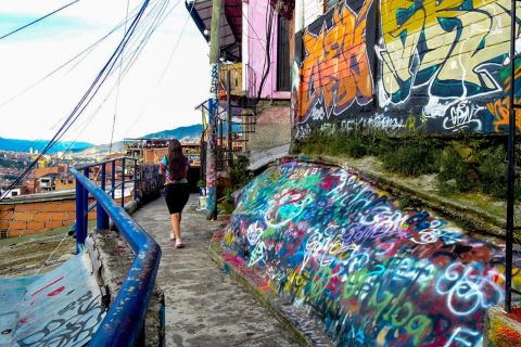 Medellín: Comuna 13 Beyond the history and graffiti
