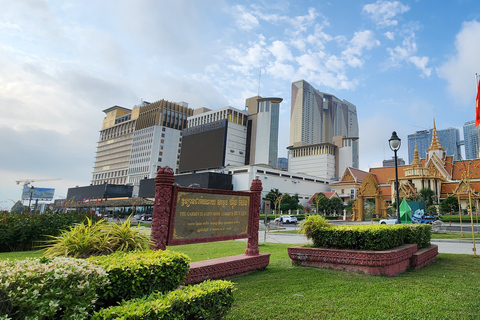 Phnom Penh: City Tour with S21 and Killing Fields