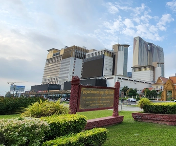 Phnom Penh: City Tour with S21 and Killing Fields
