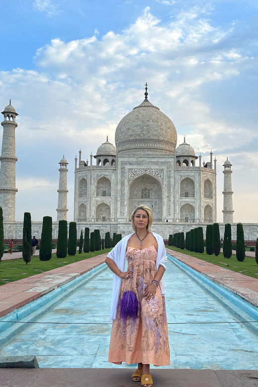 British royals visit Taj Mahal