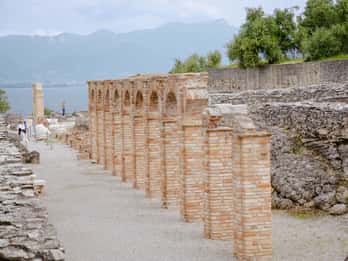 Sirmione: Grotte di Catullo Archeological Tour