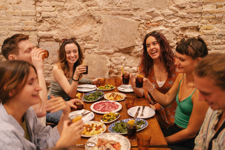 Barcelona: Tipsy Tapas Food Crawl Walking Tour with Tastings