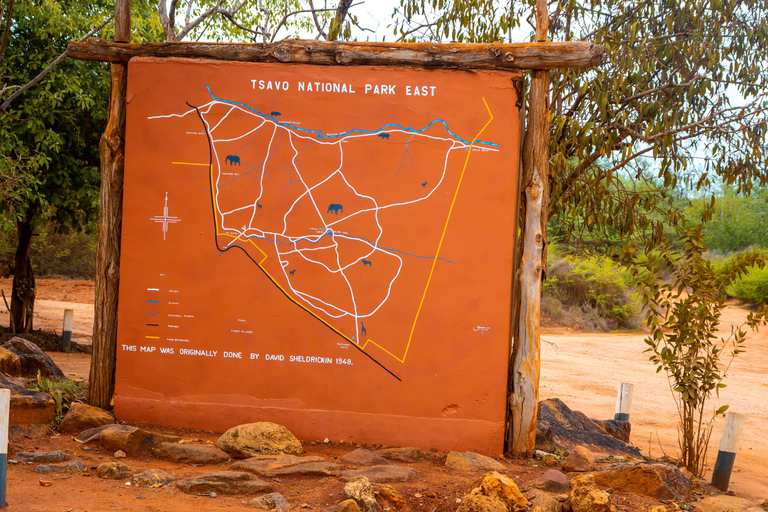 Safari d'une journée à Tsavo East au départ de Mombasa, Diani, Kilifi et MalindiDépart de Mombasa, Shanzu et Mtwapa