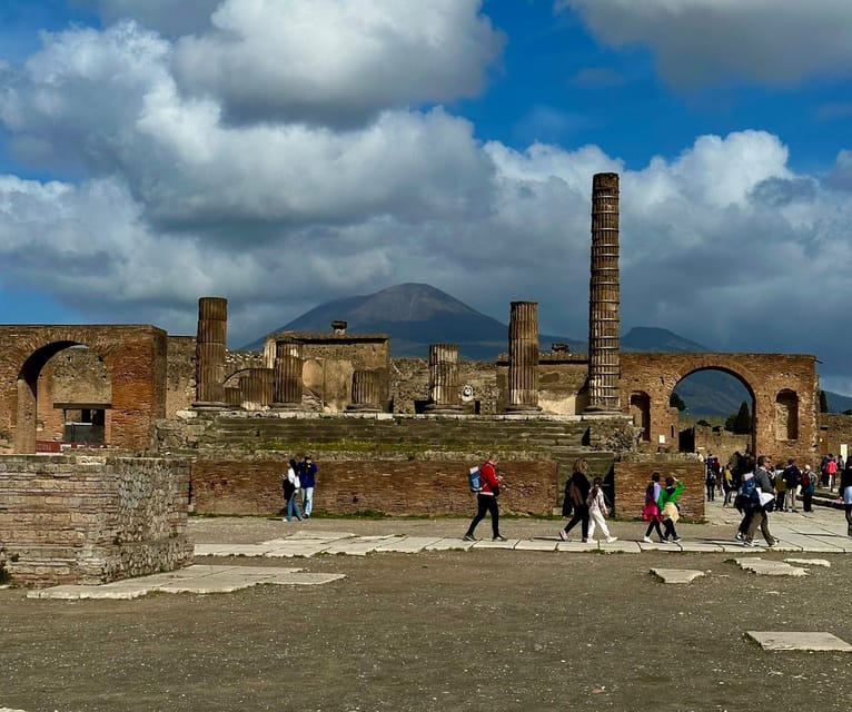 Pompei Tour Guidato A Piedi Con Una Guida Archeologica Getyourguide