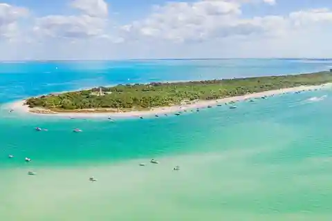 St. Petersburg, FL: Private 5-Hour Egmont Key Boat Tour