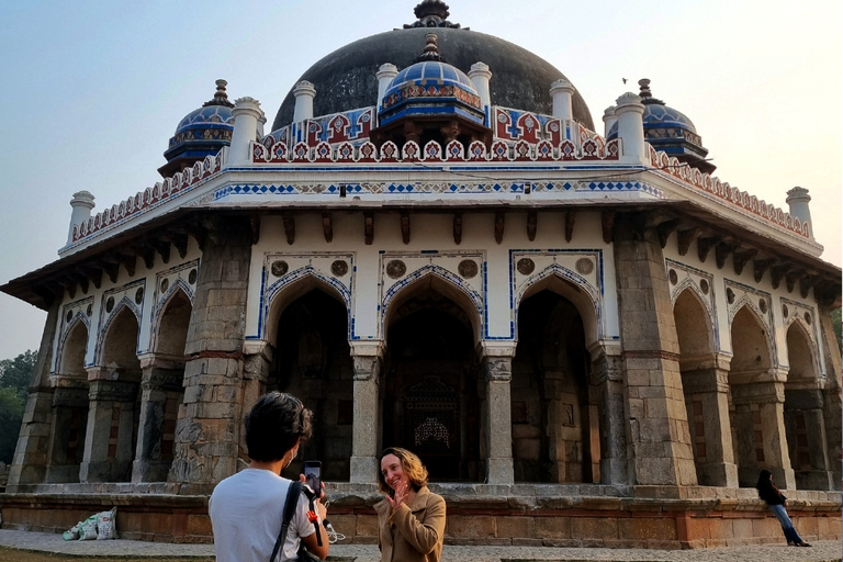 Delhi Unfiltered: Old & New Delhi Full Day Tour Full Day Tour with Sit-down Lunch (pl) 64172