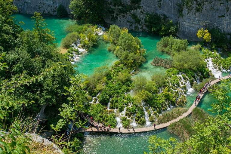 From Zagreb : Plitvice Lakes guided tour From Zagreb: Plitvice Lakes day trip without guide