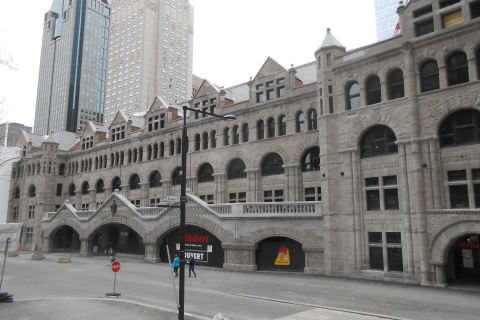 Chasse au trésor dans les circuits pédestres autoguidés du centre-ville de Montréal