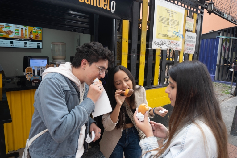 Bogotá: Street Food Tour im Viertel La MacarenaStreet Food Tour in Bogotá (La Macarena Viertel)