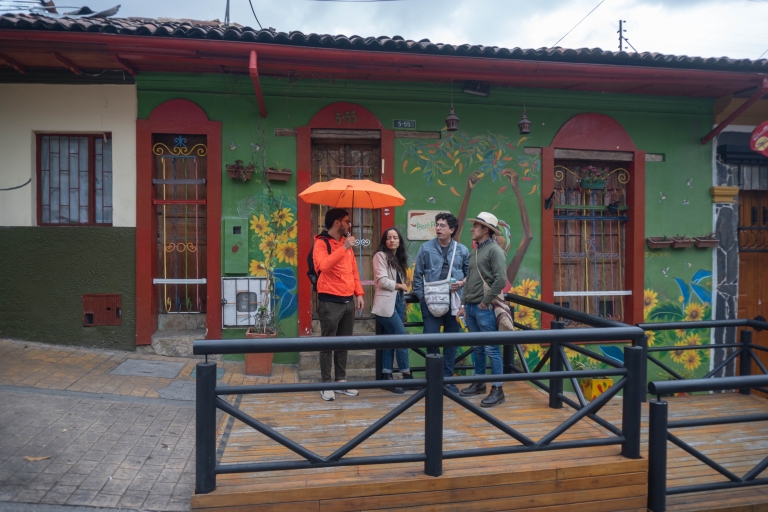Bogotá: Street Food Tour im Viertel La MacarenaStreet Food Tour in Bogotá (La Macarena Viertel)