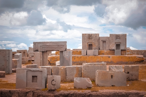 La Paz: privétour Tiwanaku en Puma Punku met lunchTiwanaku privéservice