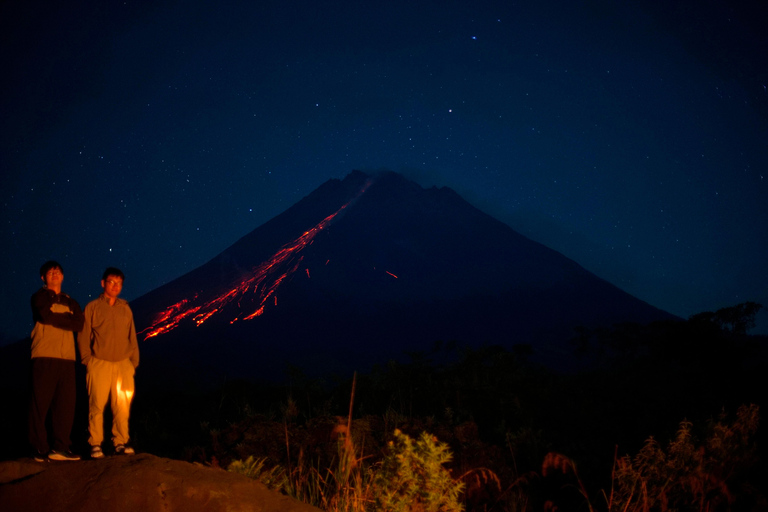 Yogyakarta: Merapi-berg avondtour met fotograafYogyakarta: Avondtour lavatour op de Merapi met een fotograaf
