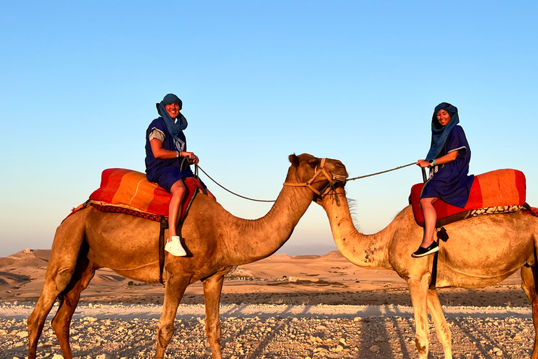 Giro in cammello al tramonto nel deserto di Agafay