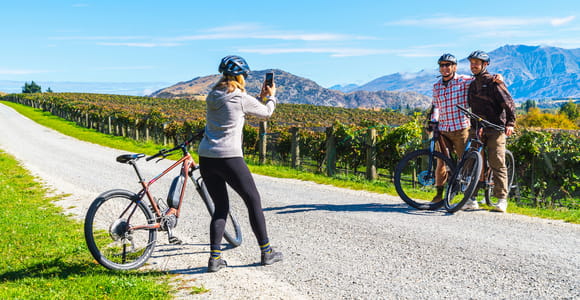 Queenstown: Self-Guided Gibbston Valley Wineries Bike Tour