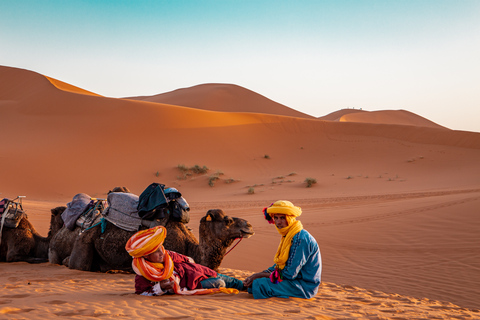 Ab Fes: 2-tägige Merzouga-Wüstentour mit Luxuszelt und Abendessen