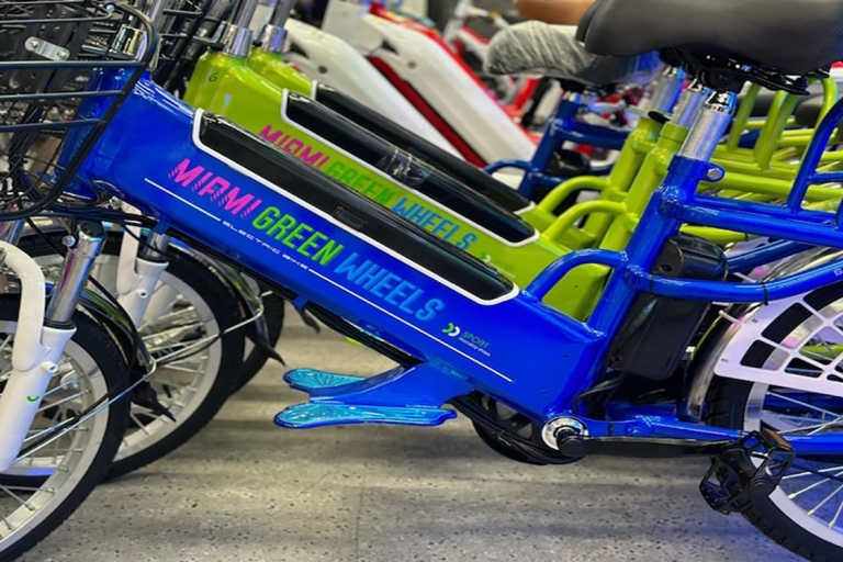 Alquiler de bicicletas eléctricas tándem en Miami Beach