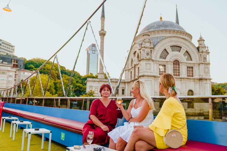 Bosporus-Tour mit privatem Tisch/360 Bosporus-BlickPrivater Tisch mit 360° Blick auf den Bosporus