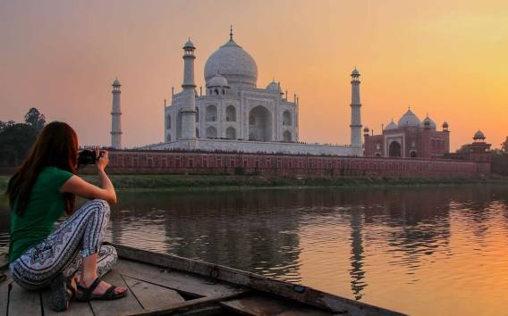 Agra Taj Mahal - Agra Fort Tour mit dem Gatiman Superfast Train