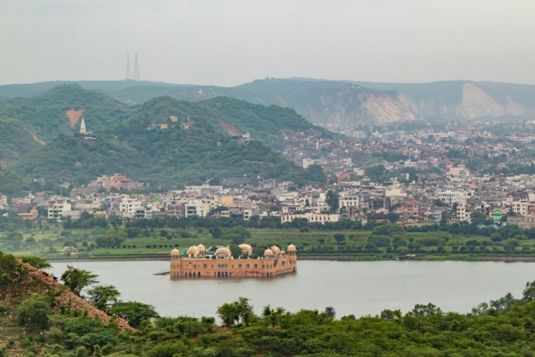 Jaipur : Vollständig geführte Stadttour mit erfahrenem GuideTour mit Eintritt und Mittagessen, Guide & Transport