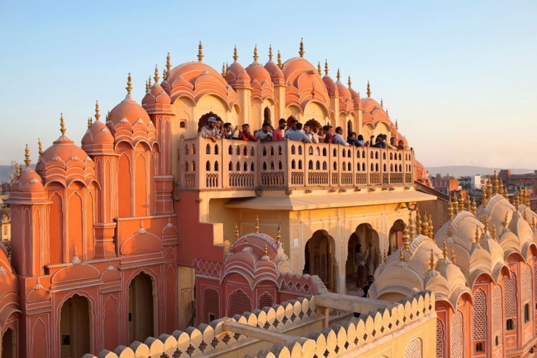 Jaipur : Visita guiada por la ciudad con un guía experimentadoExcursión con entrada y almuerzo, guía y transporte