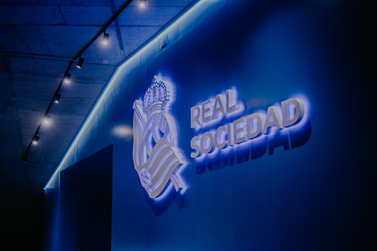 San Sebastián: Stadio della Real Sociedad Visita guidata interattivaSan Sebastian: Stadio Reale Arena Guida interattiva