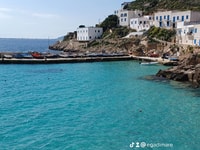 Favignana e Levanzo, tour dell'isola da una barca a costola da Trapani - Housity