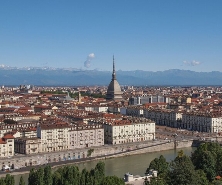 Verona: Private custom tour with a local guide