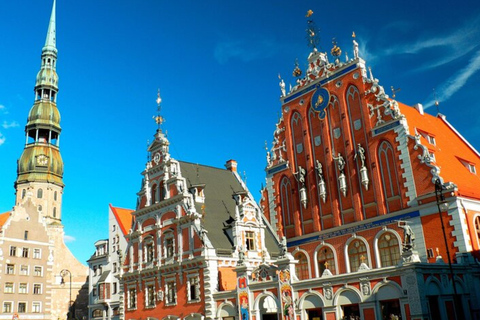 Riga: Private custom tour with a local guide 2 Hours Walking Tour