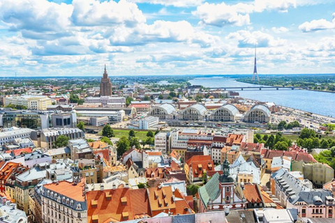 Riga: Private custom tour with a local guide 2 Hours Walking Tour