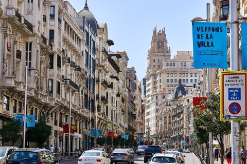 15:15 w Madrycie: piesza wycieczka z przewodnikiem po mieście z małą grupą