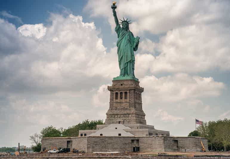 ellis island audio tour