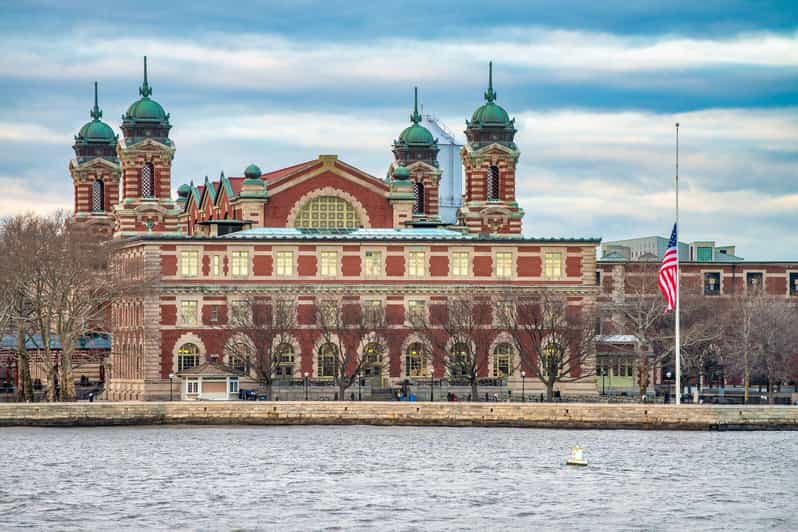Statue of Liberty & Ellis Island Audio Tour & Ticket (ENG) GetYourGuide