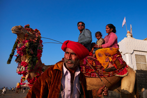 Desde Fez: excursión de 2 días al desierto de Merzouga con tienda de lujo y cena