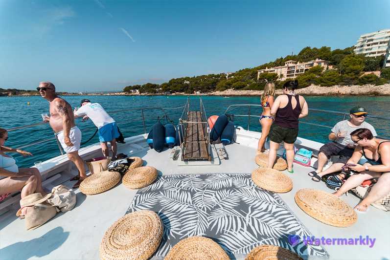 From Magaluf: Palma Bay Sightseeing Cruise with Live Music