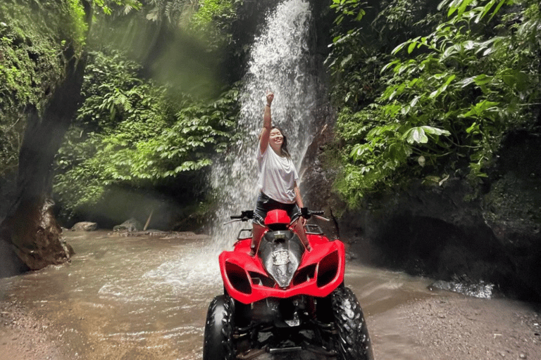 Ubud: Opções de passeio de quadriciclo pela selva, cachoeira e túnel e almoçoQuadriciclo individual (1 bicicleta para 1 pessoa) com embarque e desembarque em Ubud