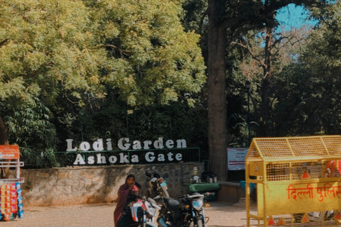 Delhi: Yoga in de Lodhi-tuin