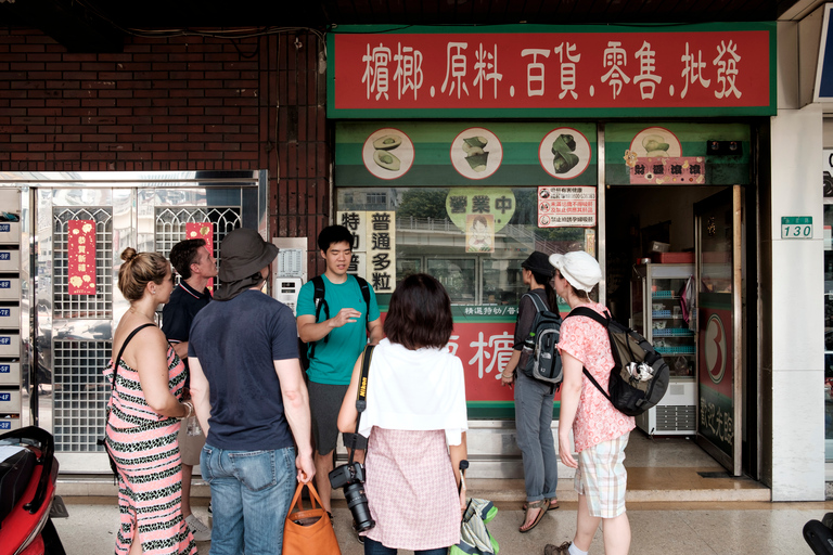 Iconic Food Tour: Lokales Street Food, Getränke &amp; Sehenswürdigkeiten