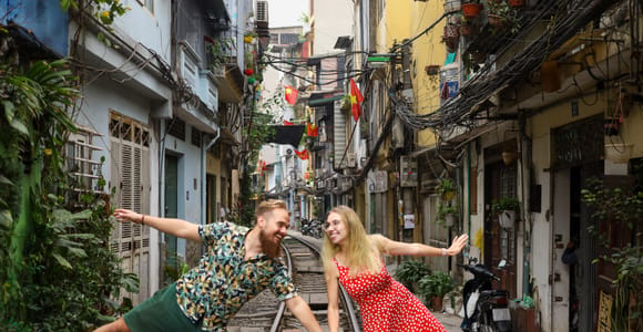 Hanoi Train Street Photoshoot – Private & Professional