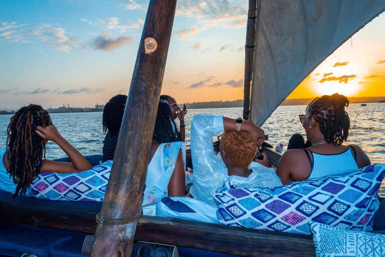 Mombasa dhow-cruise bij de Tudor CreekVertrek vanuit Mombasa, Shanzu & Mtwapa