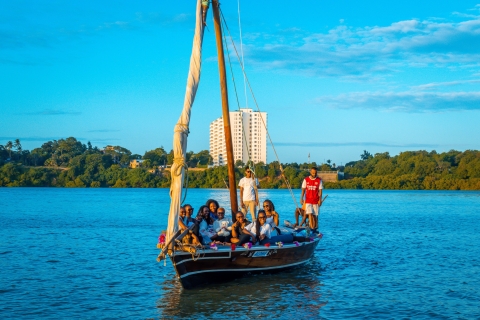 Mombasa dhow-cruise bij de Tudor CreekVertrek vanuit Mombasa, Shanzu & Mtwapa
