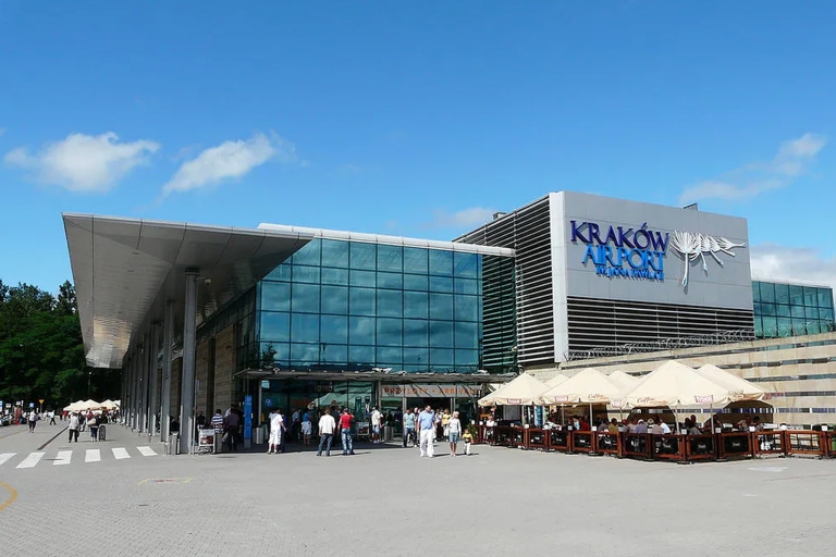Cracovie : Transfert privé de/à l'aéroport de CracovieTransfert privé aller simple de l'aéroport de Cracovie à la ville de Cracovie