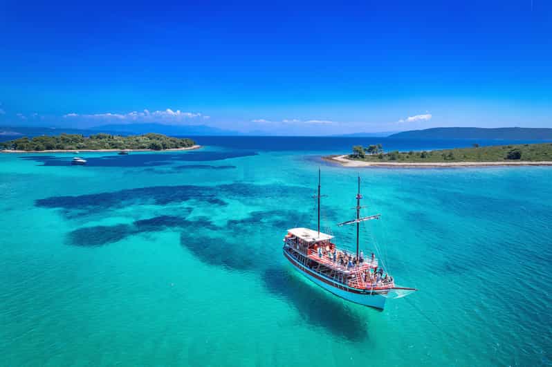 Split: 3 Islands and Blue Lagoon Cruise with Lunch & Drinks