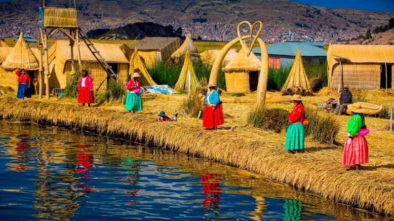 Puno: Excursie de 1 zi Lacul Titicaca, Uros și Taquile | GetYourGuide