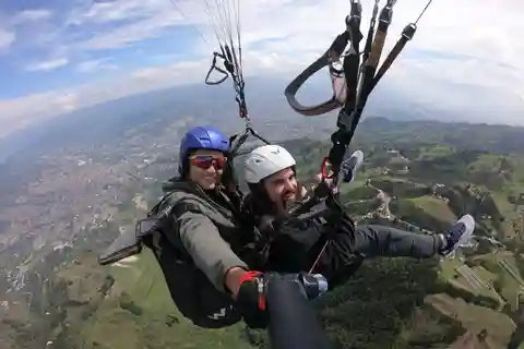 Parapente em Medellín com transporte e vídeos gratuitos