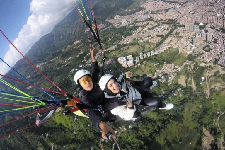 Paragliding-Abenteuer mit Transport und Videos